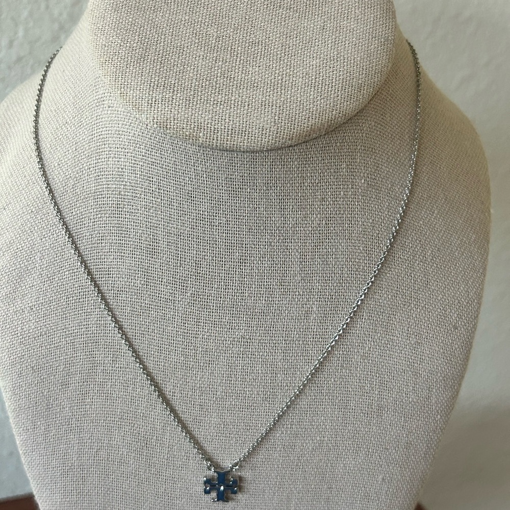Tory Burch Silver Kira Pendant Chain Necklace - Picture 6 of 8